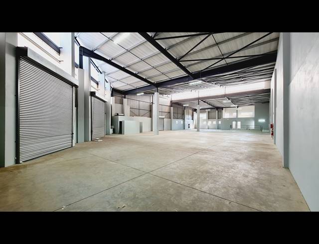 2,275M² WAREHOUSE TO LET IN COSMO BUSINESS PARK